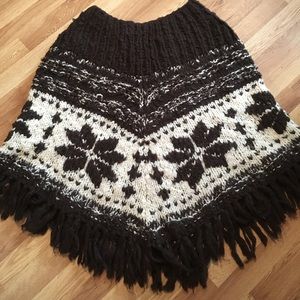 Free People M/L unique fuzzy warm poncho w/fringe